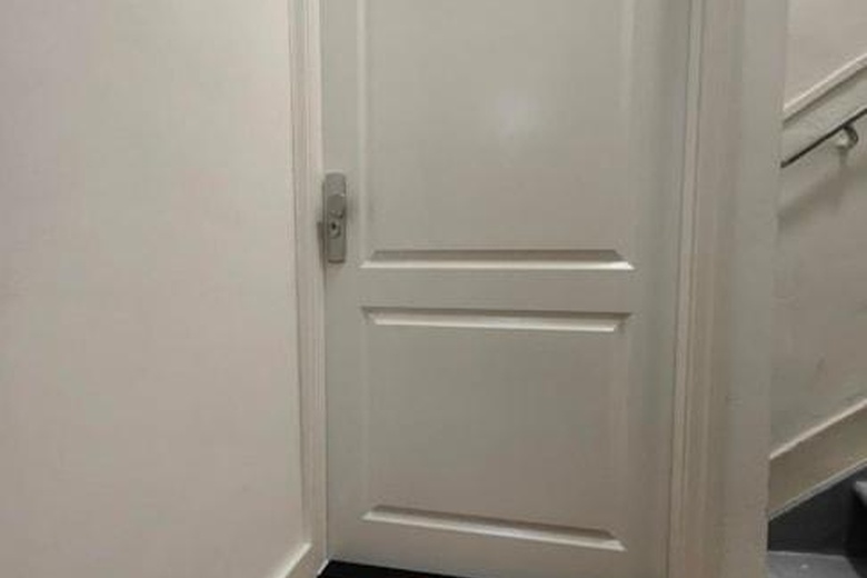 WinkelruimteaanVan Oldenbarneveltstraat 135 A<br/> inRotterdam WinkelruimteaanVan Oldenbarneveltstraat 135 A<br/> inRotterdam