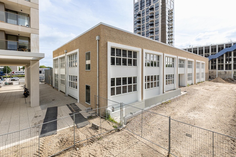 Bekijk foto 1 van IJsfabriekstraat 10 Bekijk foto 1 van IJsfabriekstraat 10