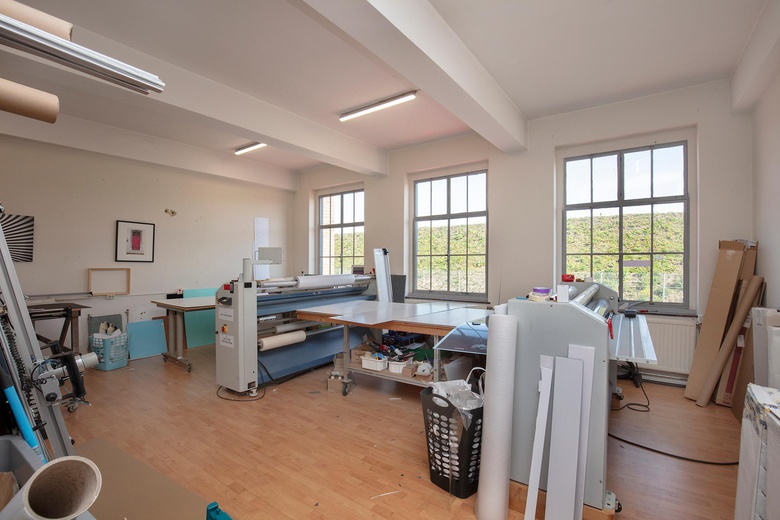 BedrijfsruimteaanAlbert Thijsstraat 19<br/> inEygelshoven BedrijfsruimteaanAlbert Thijsstraat 19<br/> inEygelshoven