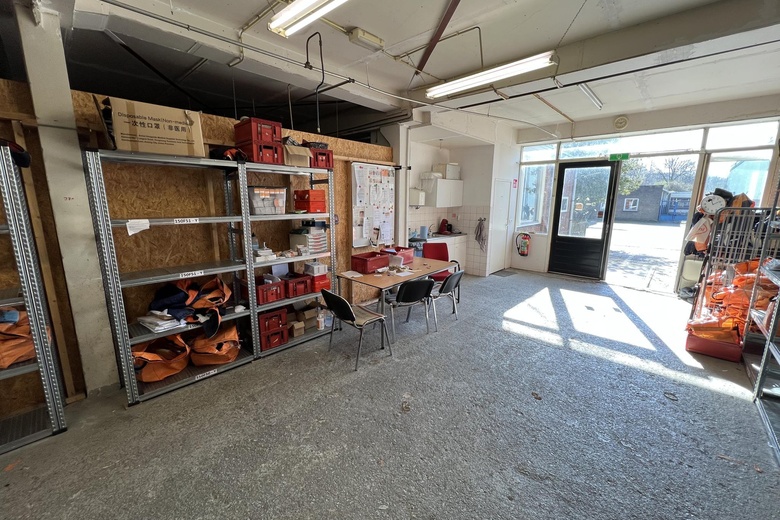 BedrijfsruimteaanAris van Broekweg 4 - 8<br/> inZaandam