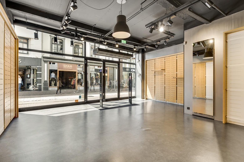 Bekijk foto 1 van Varkensmarkt 13