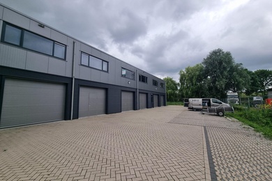 Bekijk foto 2 van Industrieweg 13 04