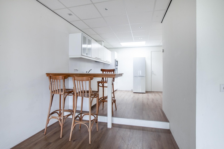 BedrijfsruimteaanLeeghwaterstraat 33 05<br/> inReeuwijk BedrijfsruimteaanLeeghwaterstraat 33 05<br/> inReeuwijk