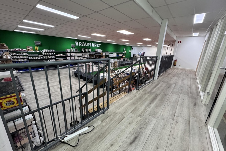 WinkelruimteaanMarkerkant 11 11<br/> inAlmere WinkelruimteaanMarkerkant 11 11<br/> inAlmere