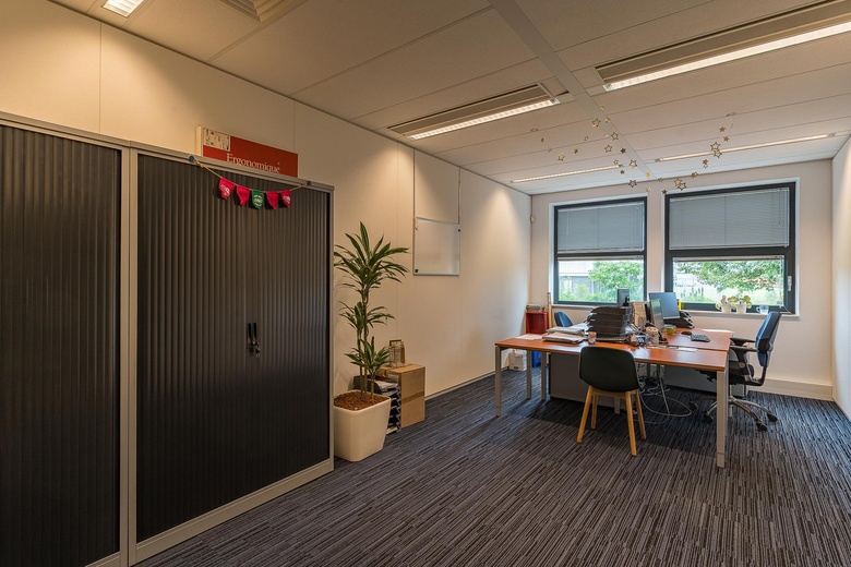 KantoorruimteaanJ.P. Broekhovenstraat 16<br/> inElburg