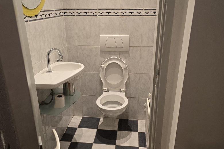 WinkelruimteaanHerenstraat 76 e<br/> inRijswijk WinkelruimteaanHerenstraat 76 e<br/> inRijswijk