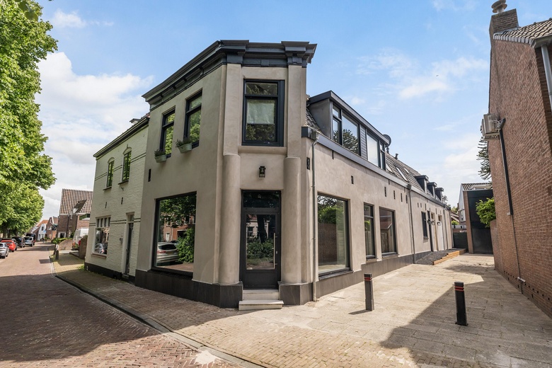 Bekijk foto 1 van Vliet Zuidzijde 14