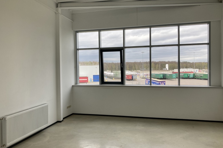 BedrijfsruimteaanMarie Curieweg 1<br/> inRoermond BedrijfsruimteaanMarie Curieweg 1<br/> inRoermond