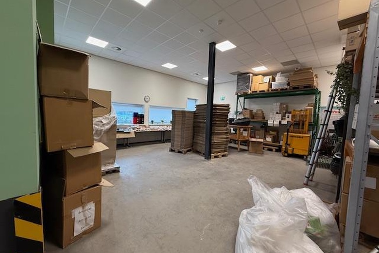 BedrijfsruimteaanWalnootberg 14<br/> inEemnes