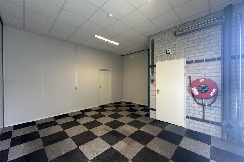 BedrijfsruimteaanCanadaweg 16<br/> inHalsteren