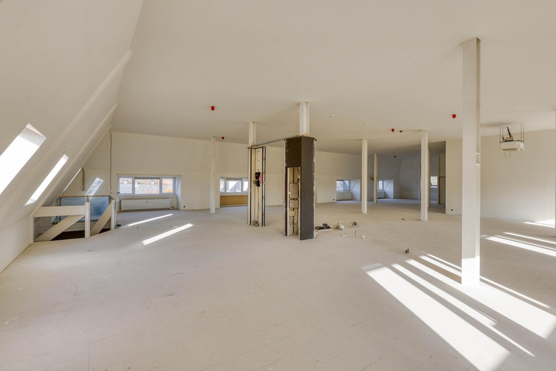 KantoorruimteaanHellingstraat 22<br/> inHuizen