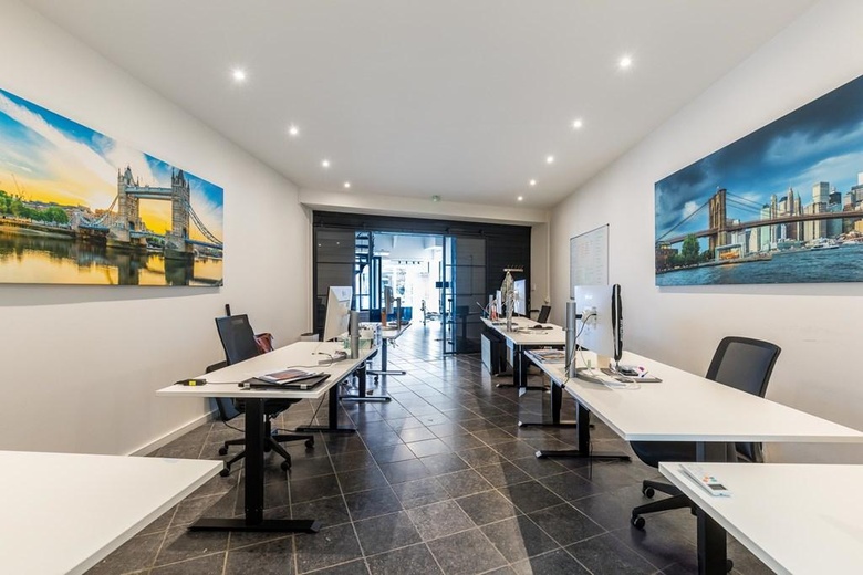 WinkelruimteaanBergse Dorpsstraat 71<br/> inRotterdam WinkelruimteaanBergse Dorpsstraat 71<br/> inRotterdam