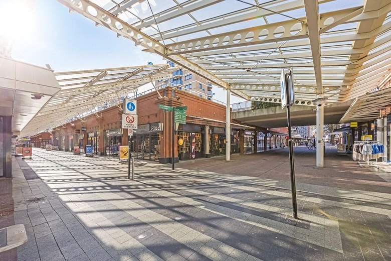 WinkelruimteaanSchoutplein 39<br/> inVlaardingen WinkelruimteaanSchoutplein 39<br/> inVlaardingen