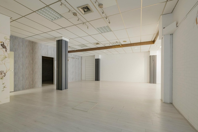 WinkelruimteaanHoofdstraat 243<br/> inSassenheim