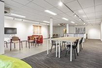 Bekijk foto 3 van Kleine Woerdlaan 23