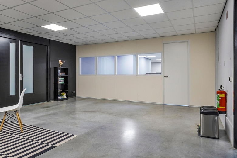 BedrijfsruimteaanLooier 16<br/> inNieuwkuijk