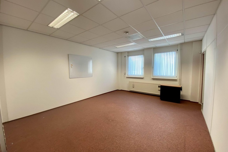 KantoorruimteaanParallelweg-West 54<br/> inVlijmen