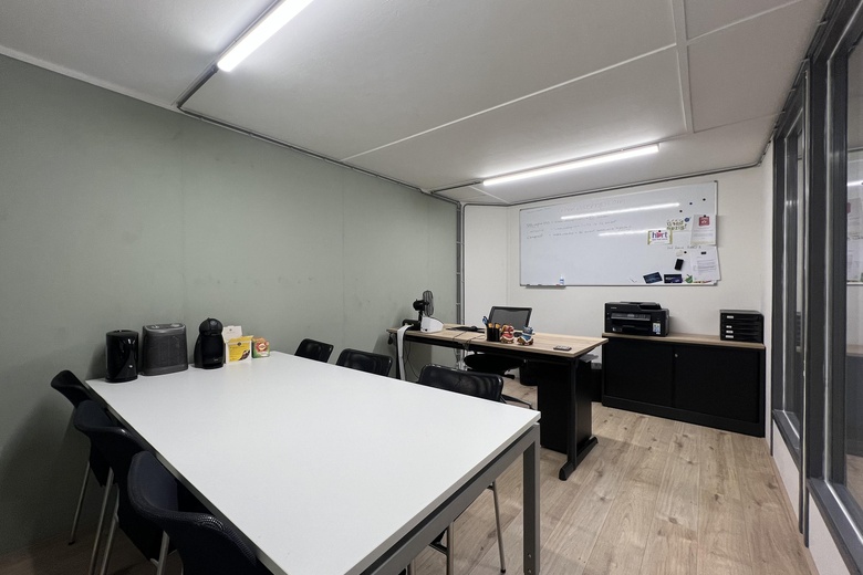 BedrijfsruimteaanNatuursteenweg 12 C<br/> inHendrik-Ido-Ambacht