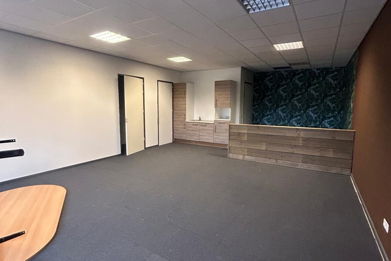 BedrijfsruimteaanValeton 4 h 1<br/> inZaltbommel BedrijfsruimteaanValeton 4 h 1<br/> inZaltbommel