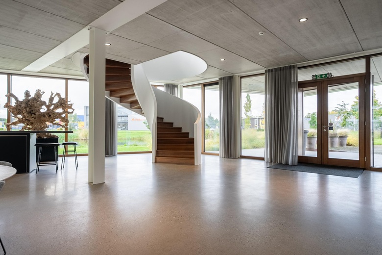 BedrijfsruimteaanRientjesoven 20<br/> inBorne BedrijfsruimteaanRientjesoven 20<br/> inBorne