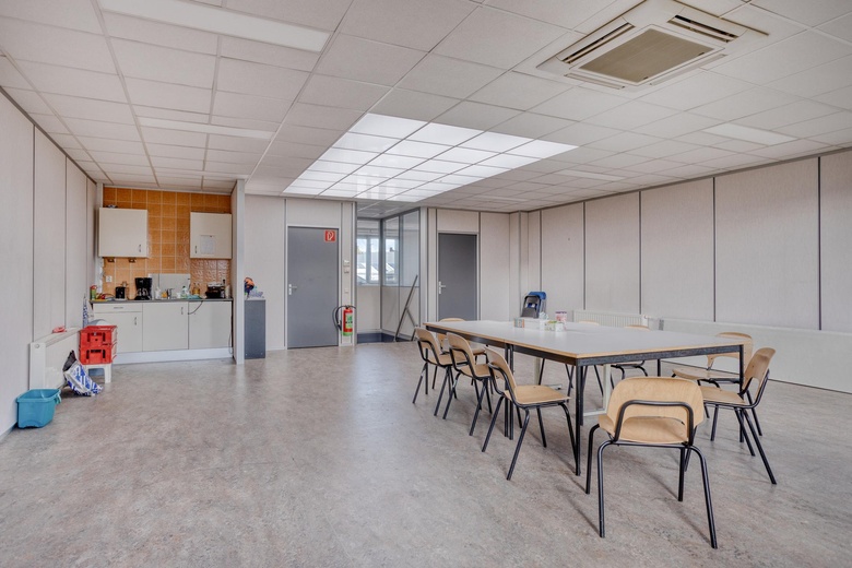 BedrijfsruimteaanNijverheidstraat 27<br/> inMaassluis