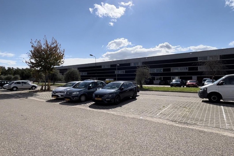 BedrijfsruimteaanBergveste 2<br/> inHouten BedrijfsruimteaanBergveste 2<br/> inHouten