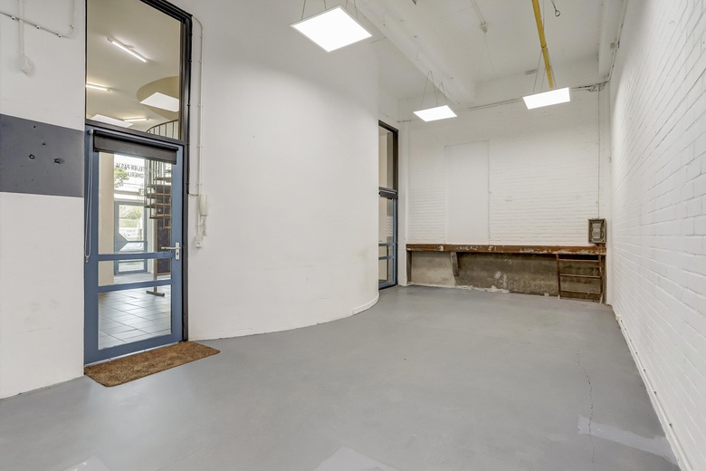 BedrijfsruimteaanStanderdmolen 20<br/> inHouten