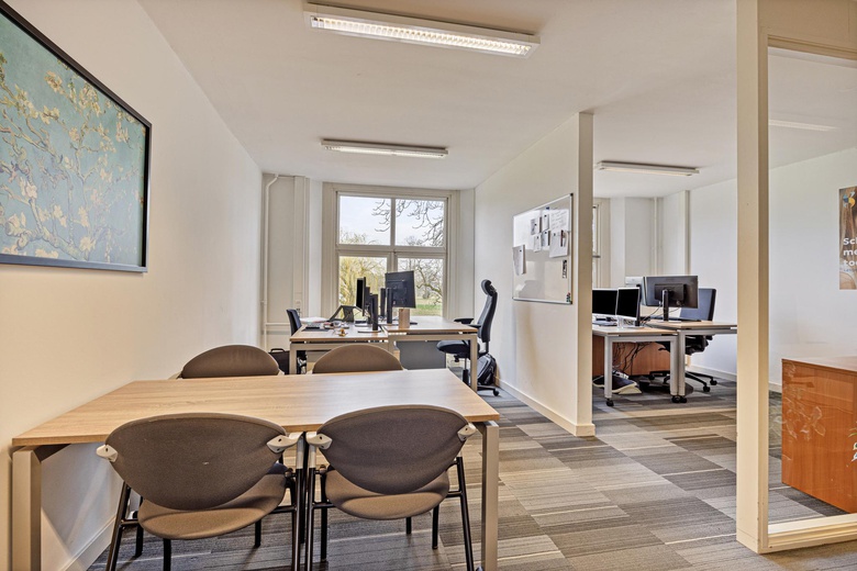 KantoorruimteaanBerlicumseweg 8 G<br/> inRosmalen KantoorruimteaanBerlicumseweg 8 G<br/> inRosmalen
