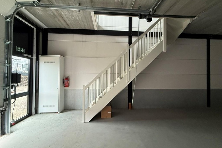 BedrijfsruimteaanFahrenheitstraat 34 P<br/> inEde