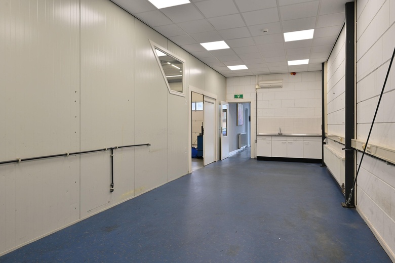 BedrijfsruimteaanRokerijweg 4 a<br/> inHuizen