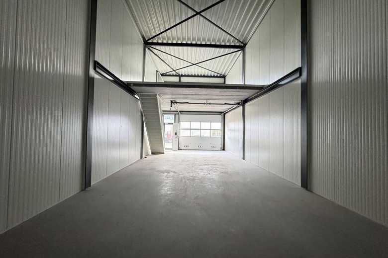 BedrijfsruimteaanEXPEDITIEWEG 22 15<br/> inBoven-Leeuwen BedrijfsruimteaanEXPEDITIEWEG 22 15<br/> inBoven-Leeuwen