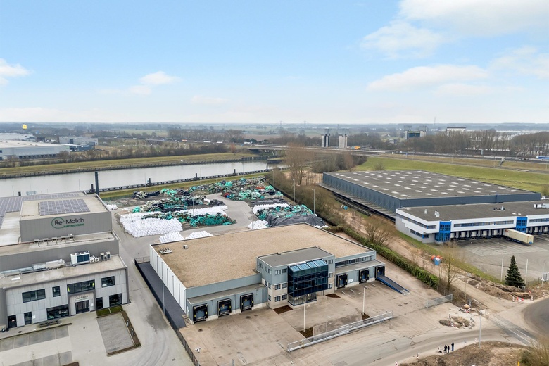 BedrijfsruimteaanPanovenweg 10<br/> inTiel