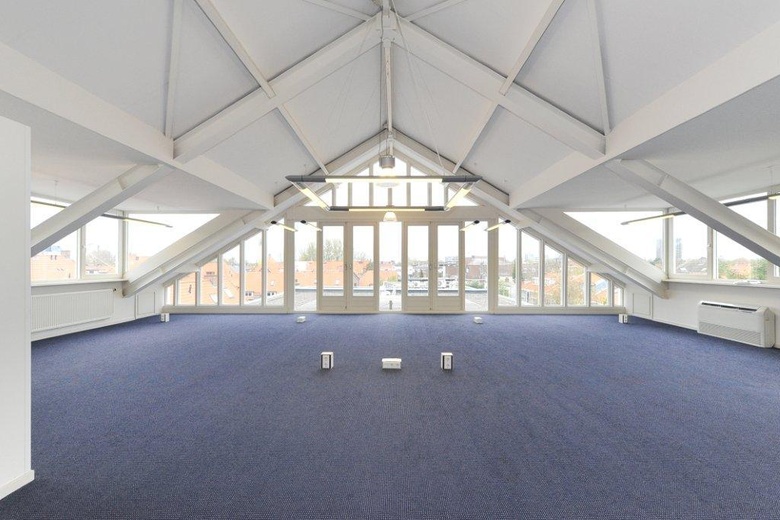 KantoorruimteaanOosteinde 137<br/> inVoorburg