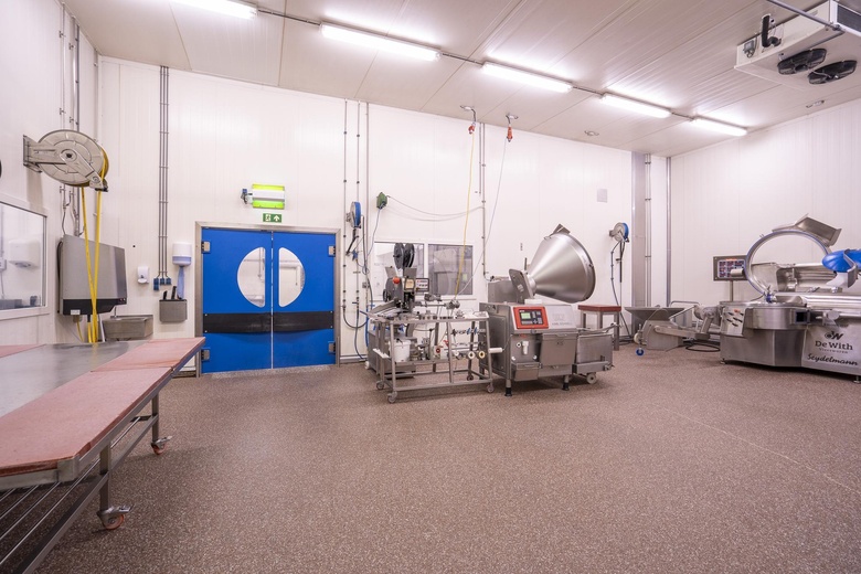 BedrijfsruimteaanIndustrieweg 31 - 33<br/> inWaardenburg BedrijfsruimteaanIndustrieweg 31 - 33<br/> inWaardenburg