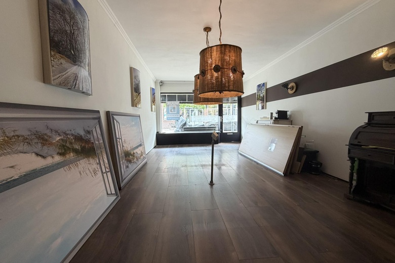 WinkelruimteaanVoorstraat 26<br/> inPoeldijk