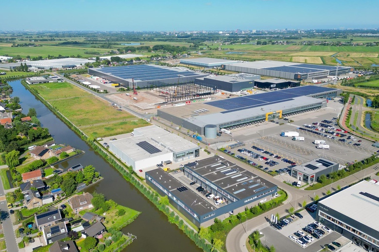 BedrijfsruimteaanZeppelinstraat 33<br/> inBerkel en Rodenrijs BedrijfsruimteaanZeppelinstraat 33<br/> inBerkel en Rodenrijs