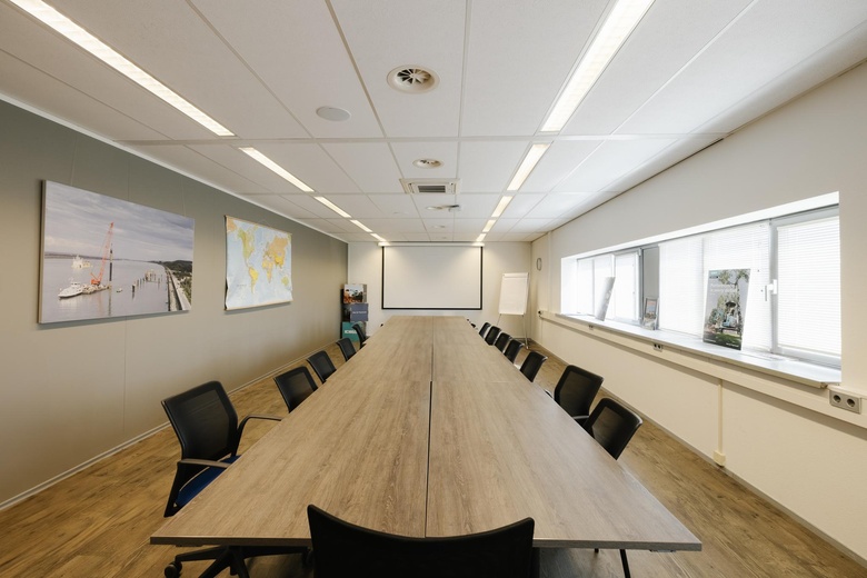 BedrijfsruimteaanVeluwezoom 15<br/> inAlmere BedrijfsruimteaanVeluwezoom 15<br/> inAlmere