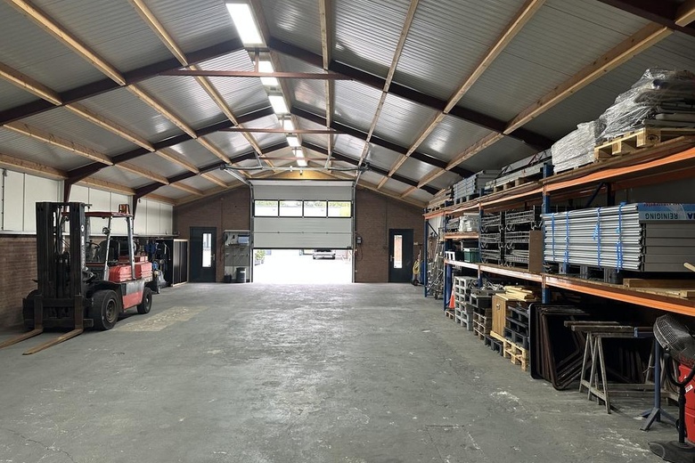 BedrijfsruimteaanHoofdstraat 91<br/> inZenderen