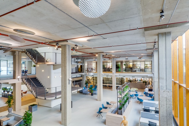 KantoorruimteaanElzenkade 1<br/> inHouten