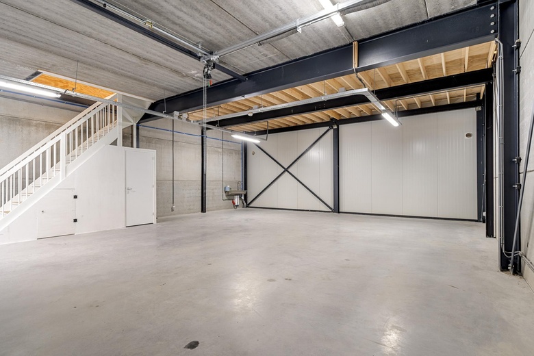 BedrijfsruimteaanExpeditieweg 8 r<br/> inAndelst