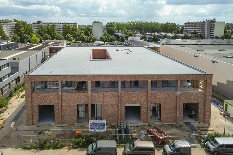 BedrijfsruimteaanPampuslaan 168 F<br/> inWeesp BedrijfsruimteaanPampuslaan 168 F<br/> inWeesp