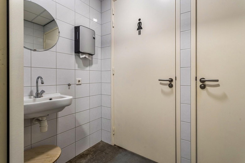BedrijfsruimteaanLooier 16<br/> inNieuwkuijk BedrijfsruimteaanLooier 16<br/> inNieuwkuijk