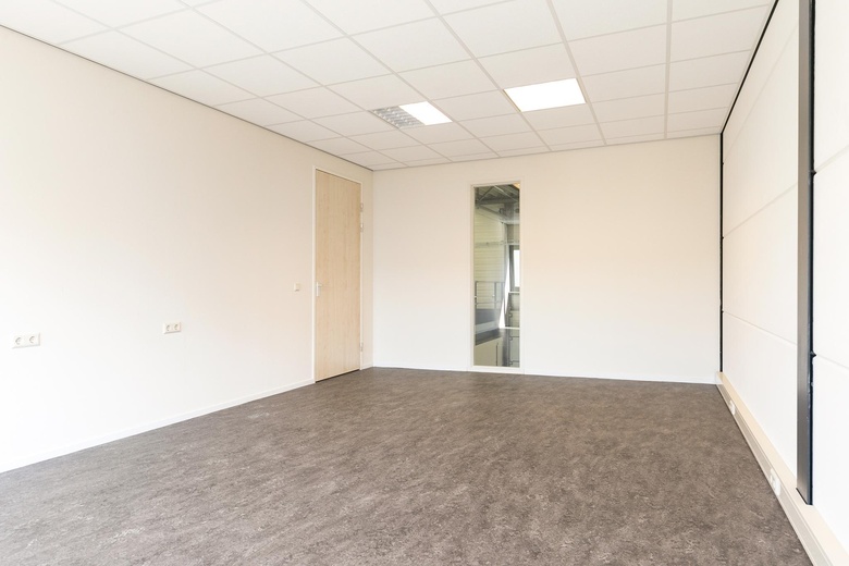 Bedrijfsruimteaan's-Gravenweg 318 - 334<br/> inNieuwerkerk aan den IJssel Bedrijfsruimteaan's-Gravenweg 318 - 334<br/> inNieuwerkerk aan den IJssel