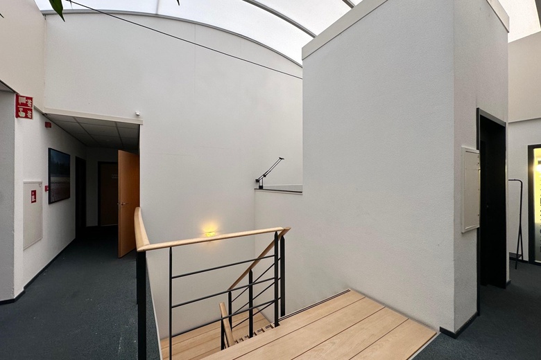 KantoorruimteaanLuzernestraat 19 - 21<br/> inNieuw-Vennep KantoorruimteaanLuzernestraat 19 - 21<br/> inNieuw-Vennep