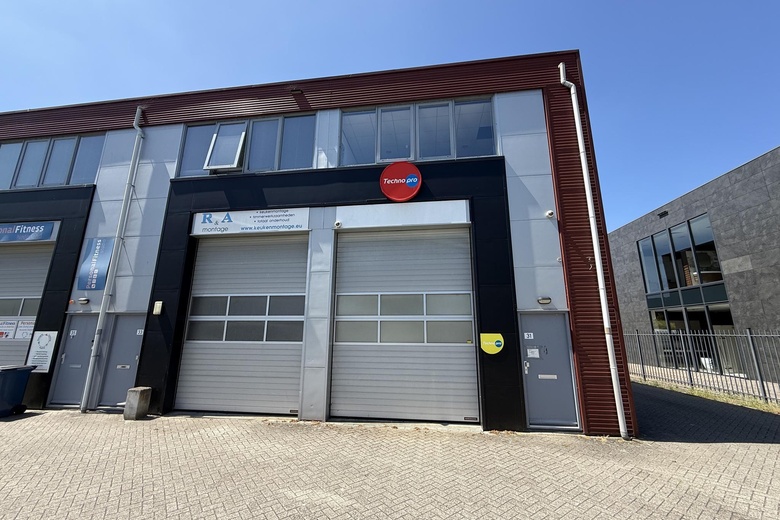 BedrijfsruimteaanDeventerseweg 31<br/> inBarendrecht BedrijfsruimteaanDeventerseweg 31<br/> inBarendrecht