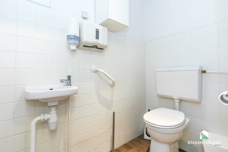 WinkelruimteaanBurgemeester Baumannlaan 140<br/> inRotterdam