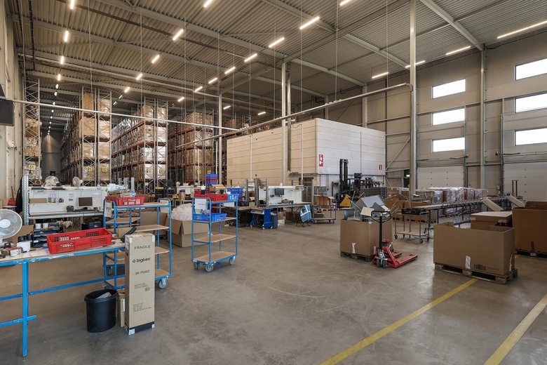 BedrijfsruimteaanKoperstraat 42<br/> inAlmere BedrijfsruimteaanKoperstraat 42<br/> inAlmere