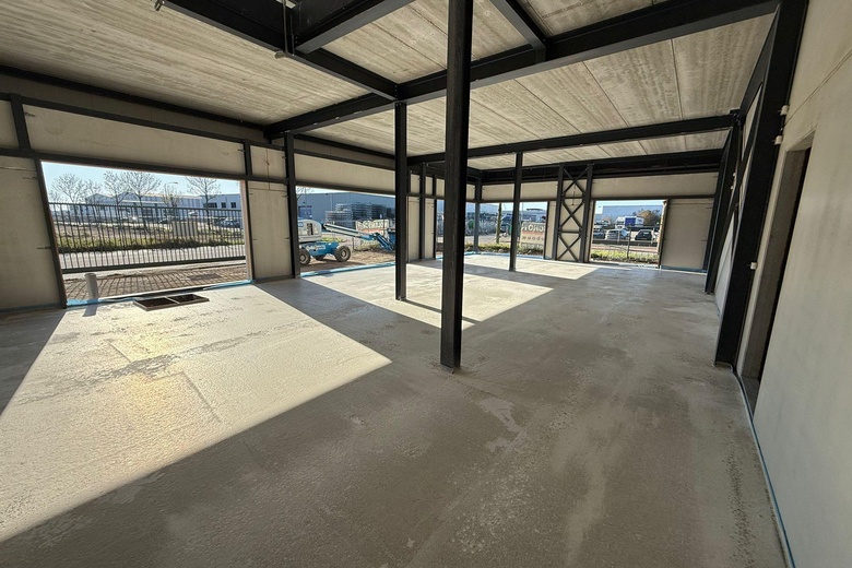 BedrijfsruimteaanPieter Hoebeeweg 4 - 8<br/> inDordrecht