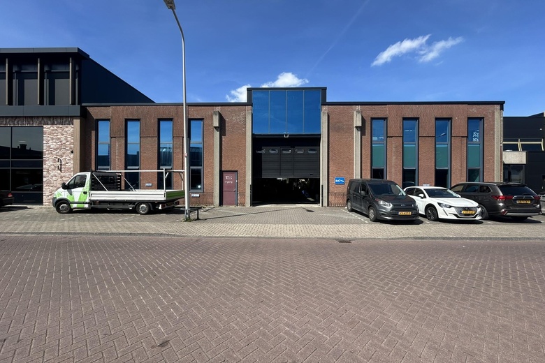 Bekijk foto 1 van Energiestraat 8 Bekijk foto 1 van Energiestraat 8