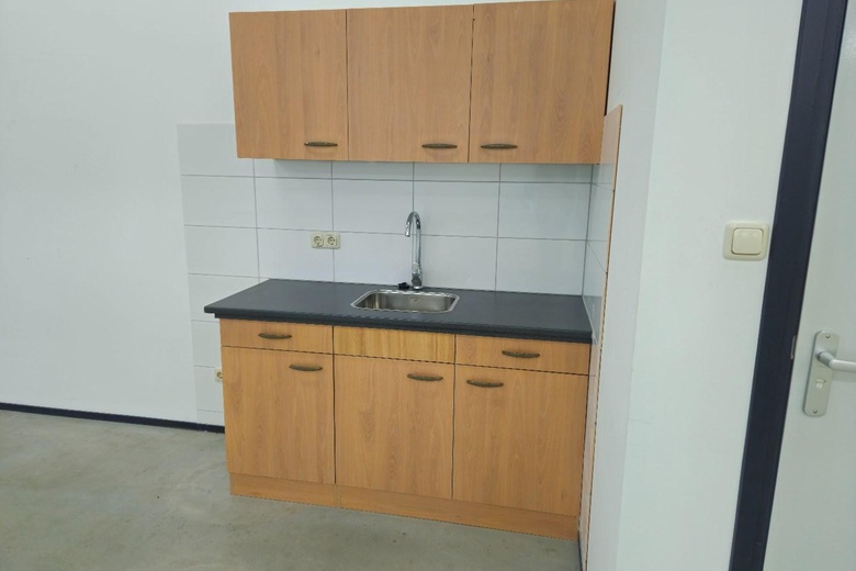 BedrijfsruimteaanMarie Curieweg 1<br/> inRoermond BedrijfsruimteaanMarie Curieweg 1<br/> inRoermond